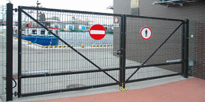 Ворота распашные для 2D и 3D ограждений в Перми